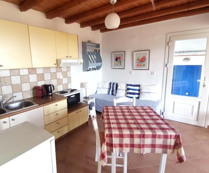 Maroussa'S Apartments Ramos Bagian luar foto